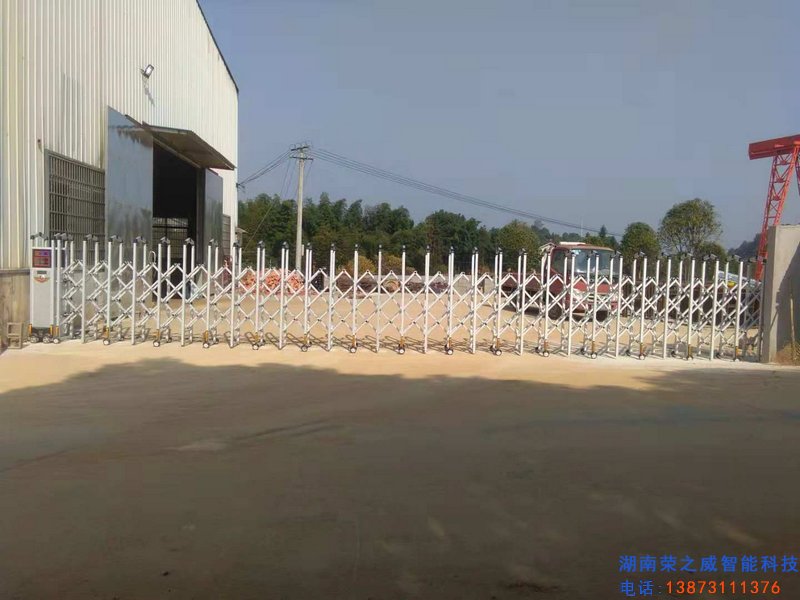 長沙伸縮門,長沙電動(dòng)門,長沙電動(dòng)伸縮門,長沙伸縮門,長沙電動(dòng)伸縮門廠